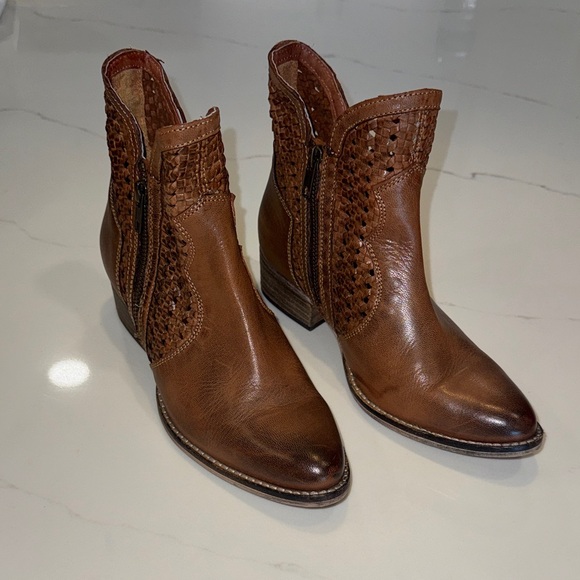 Seychelles Shoes - Seychelles Brown Ankle Boots